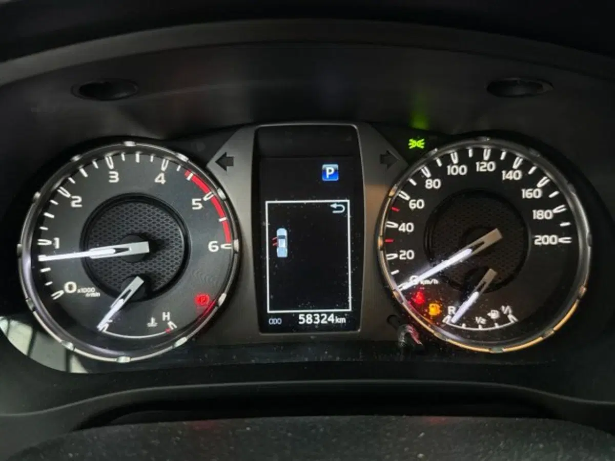 Toyota Hilux usata a Bologna (11)