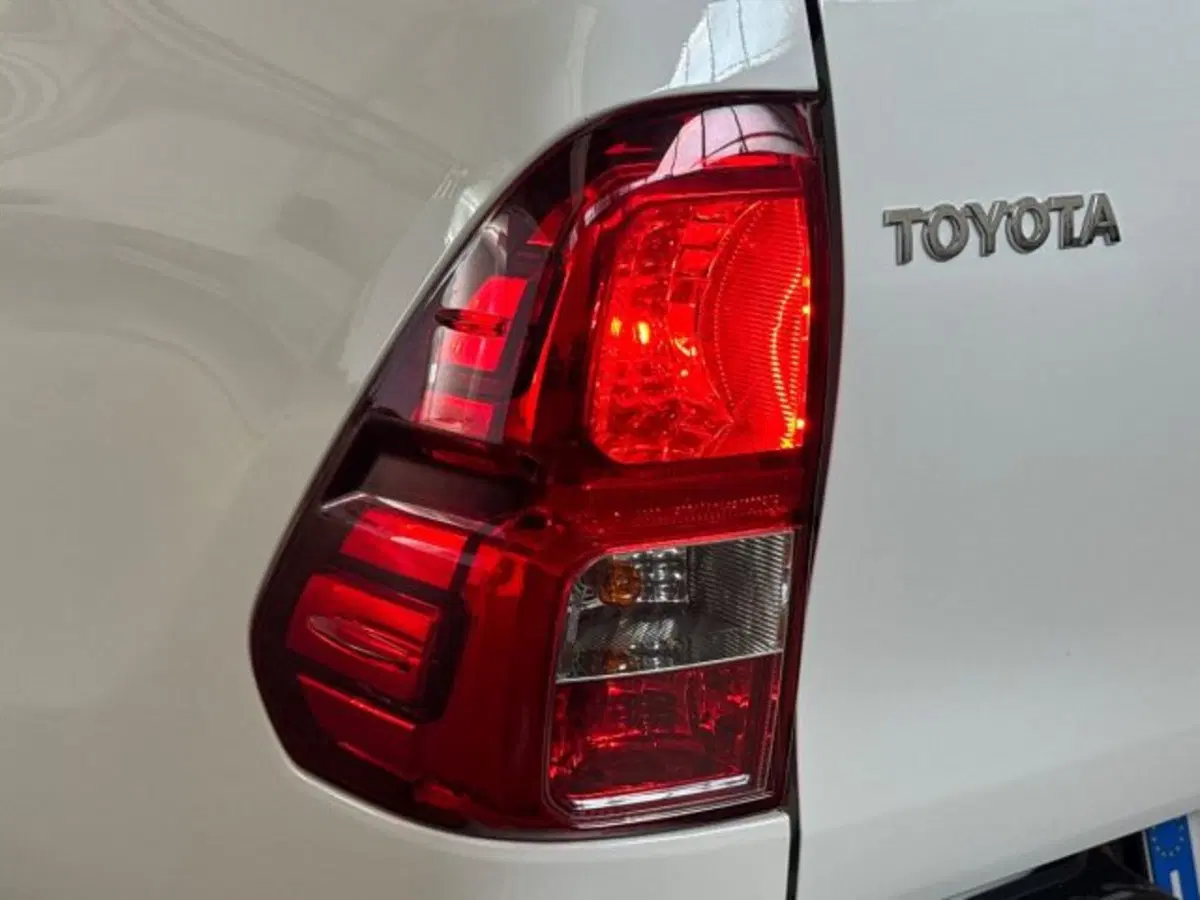 Toyota Hilux usata a Bologna (8)
