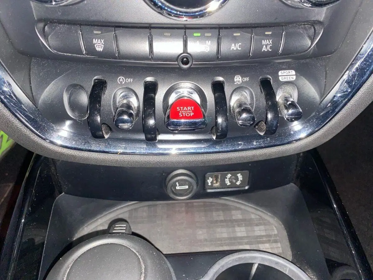MINI Mini Clubman usata a Torino (12)