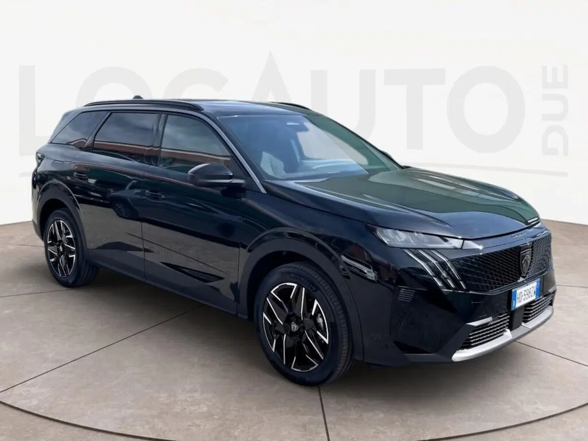 Peugeot 5008 nuova a Torino (3)