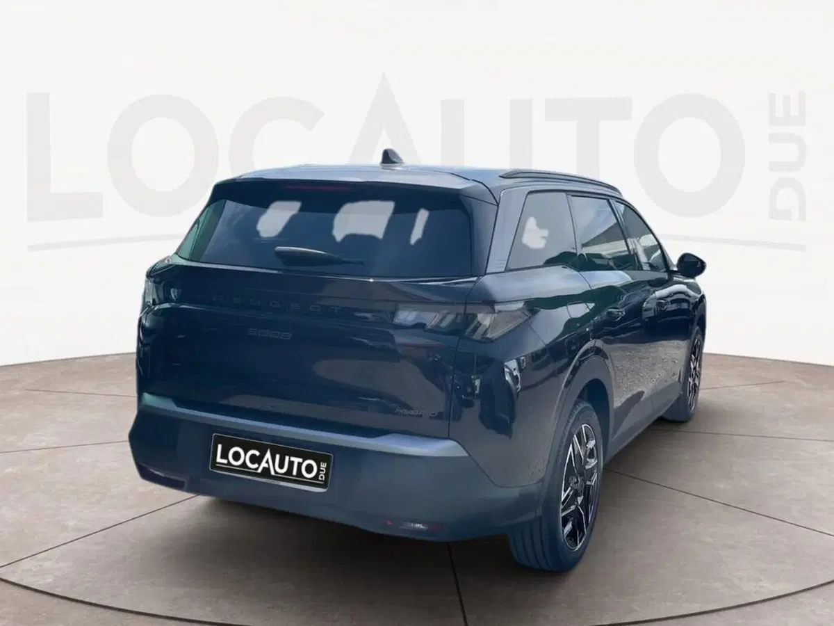 Peugeot 5008 nuova a Torino (4)