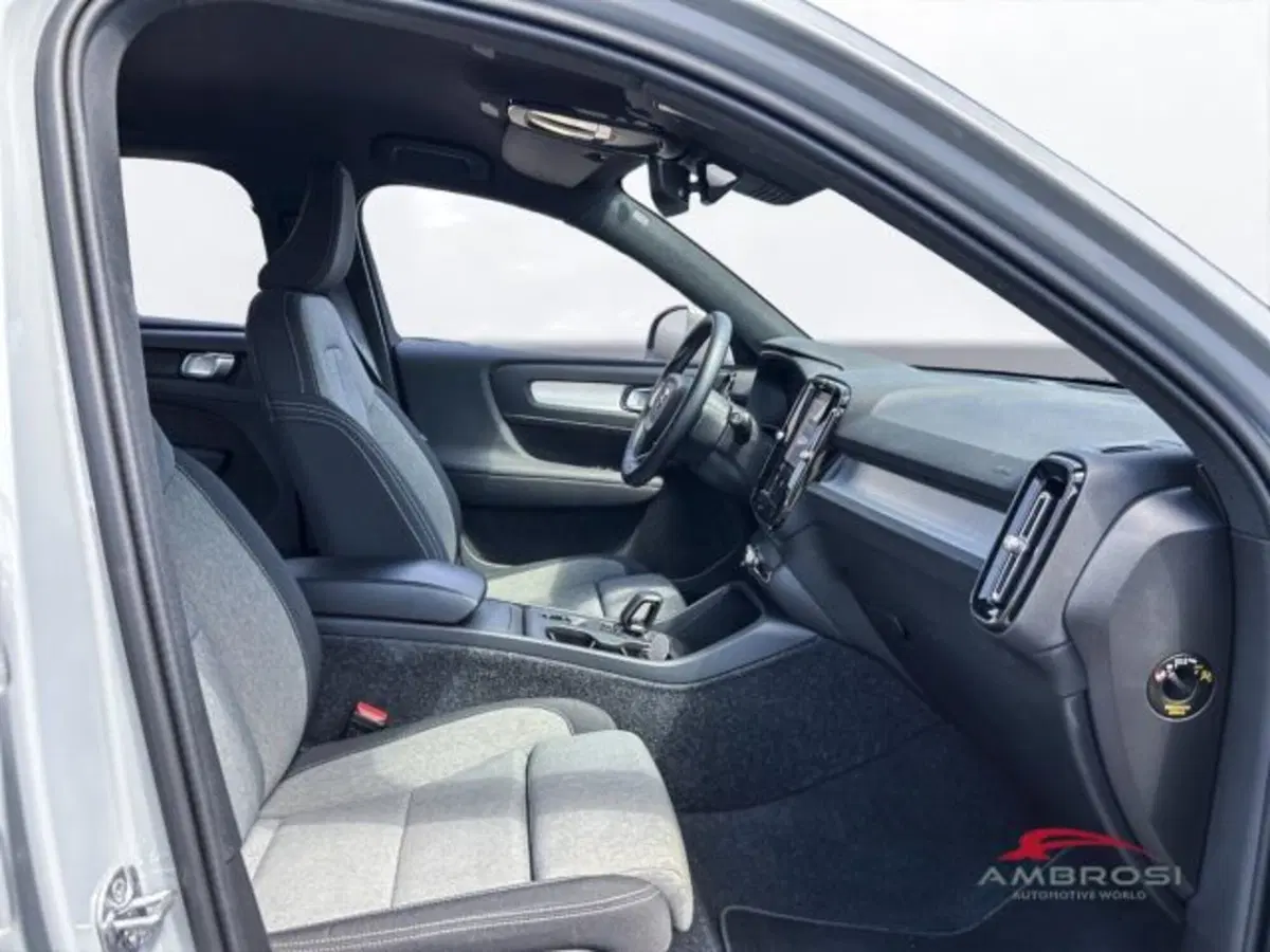 Volvo XC40 usata a Perugia (11)