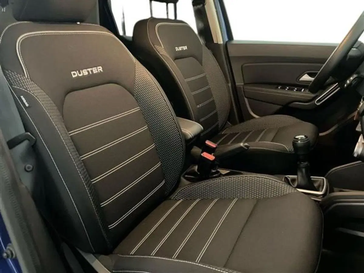 Dacia Duster usata a Como (11)