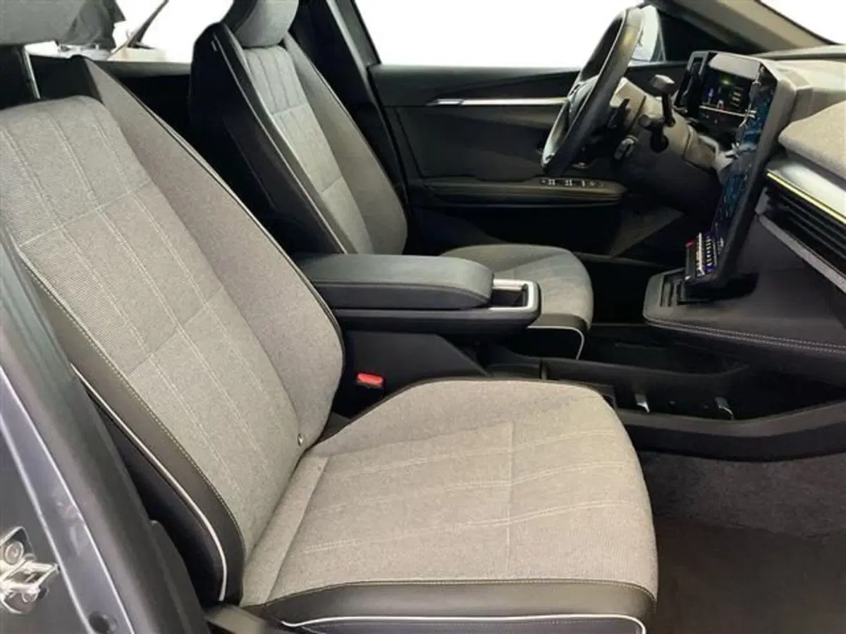Renault Megane E-Tech Electric usata a Como (11)