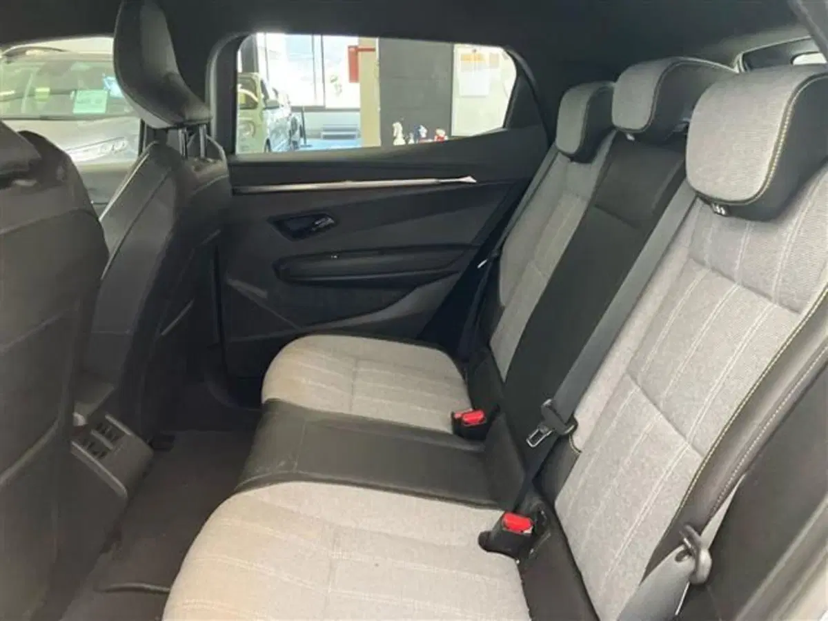 Renault Megane E-Tech Electric usata a Como (12)