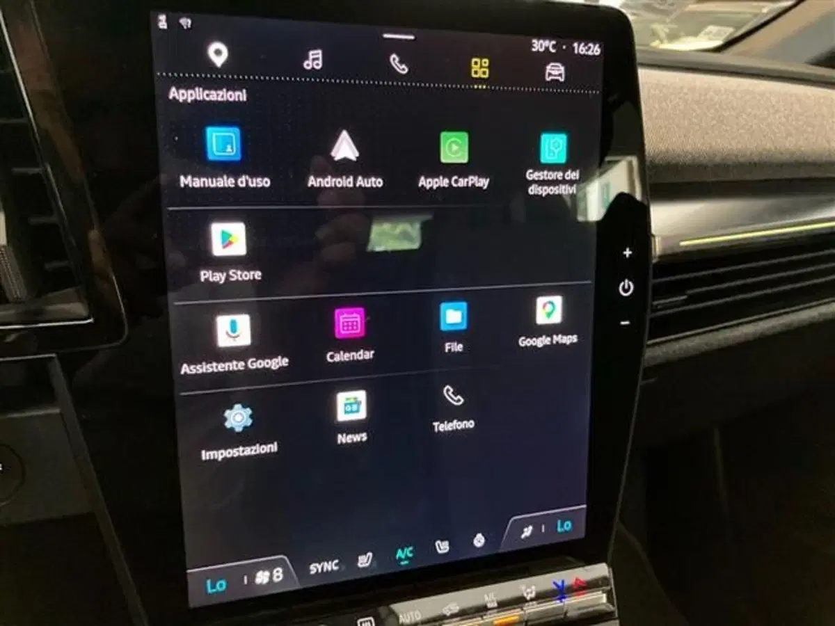 Renault Megane E-Tech Electric usata a Como (13)
