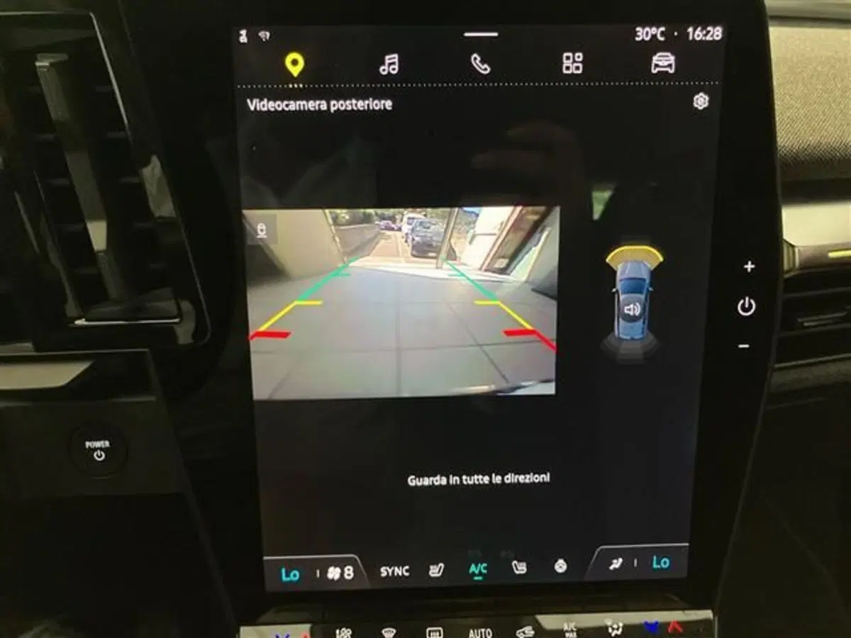 Renault Megane E-Tech Electric usata a Como (14)