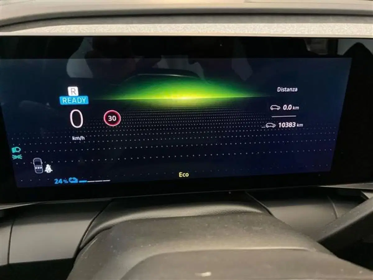 Renault Megane E-Tech Electric usata a Como (15)