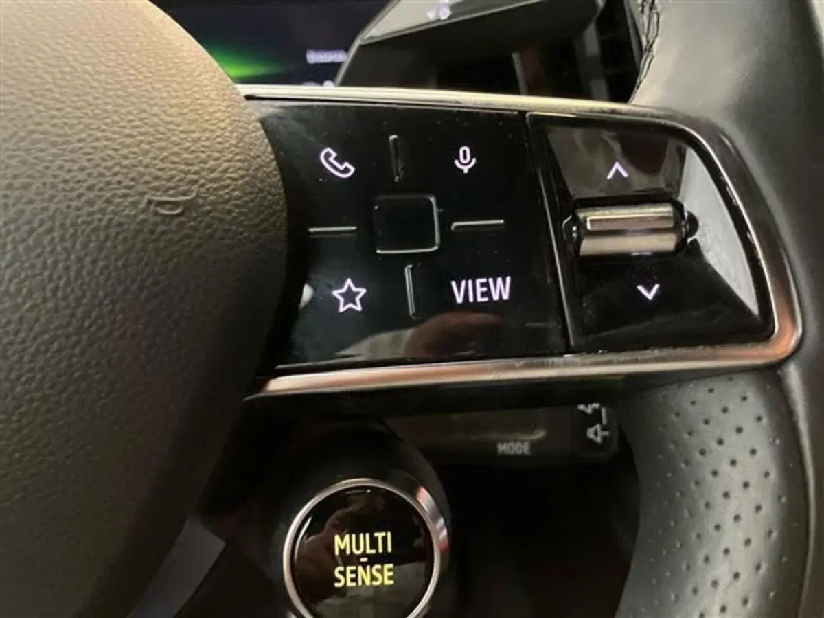 Renault Megane E-Tech Electric usata a Como (18)