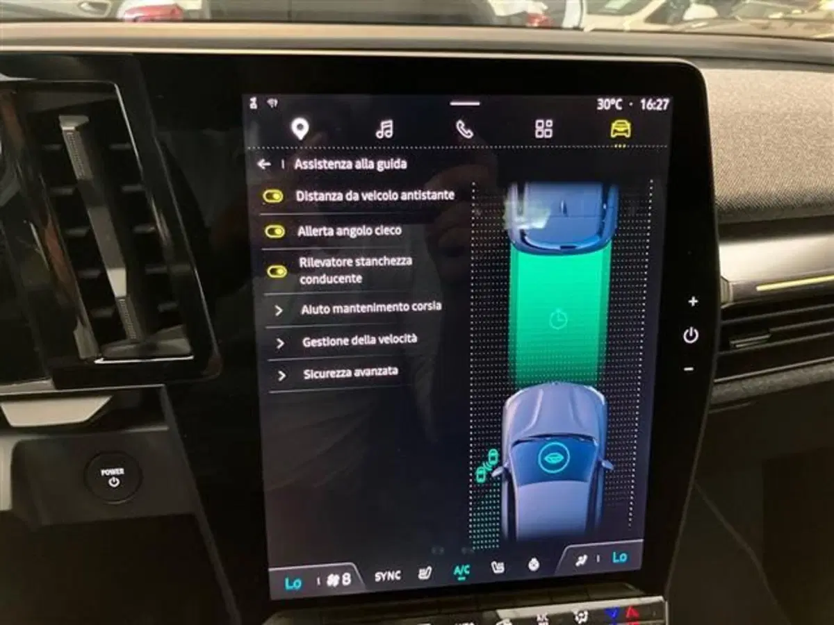 Renault Megane E-Tech Electric usata a Como (20)