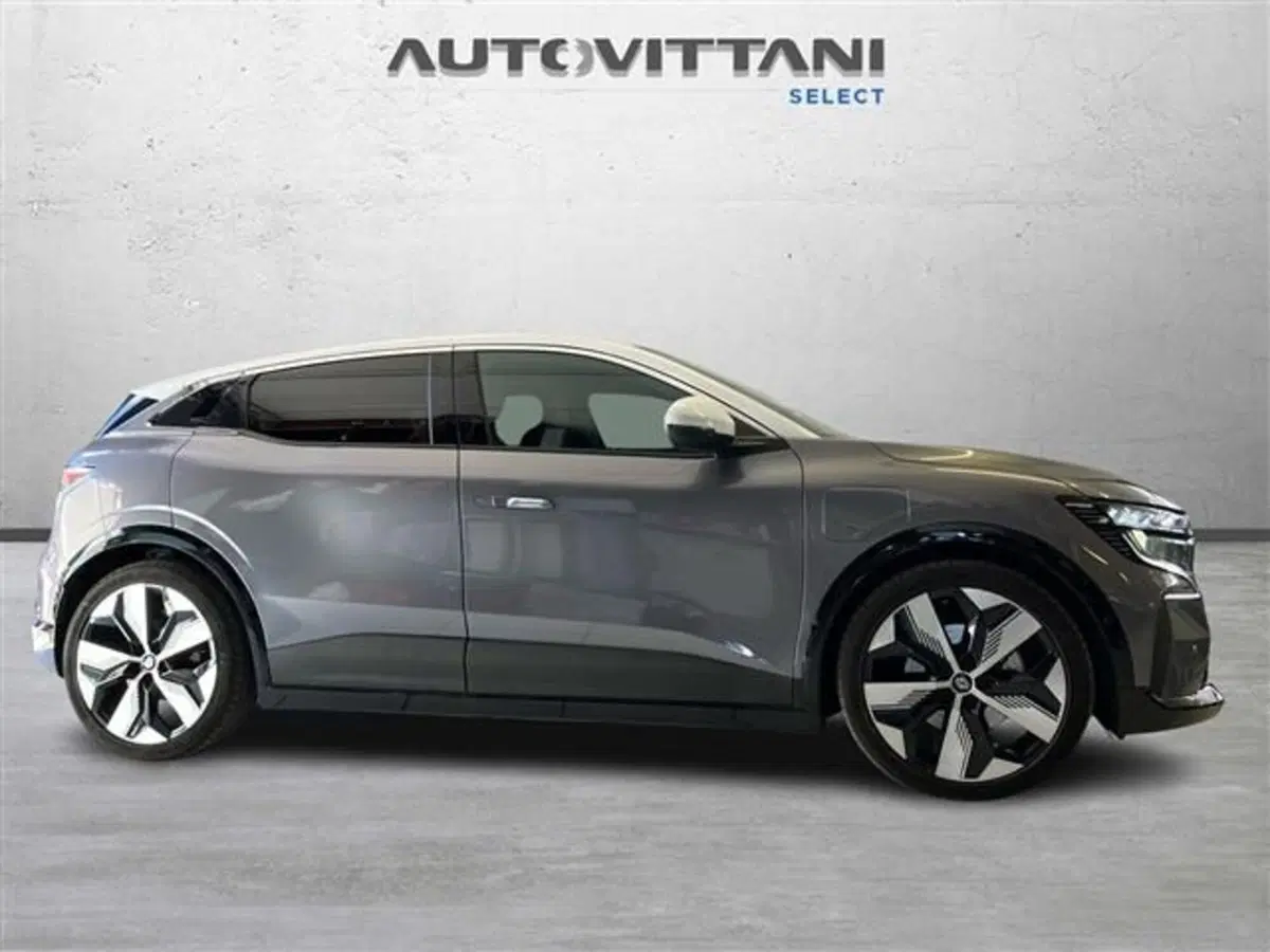 Renault Megane E-Tech Electric usata a Como (3)
