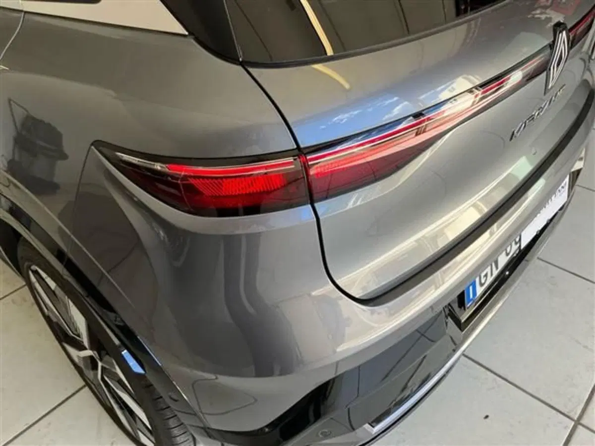 Renault Megane E-Tech Electric usata a Como (7)