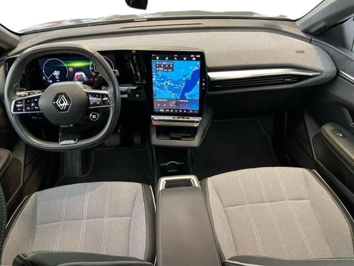 Renault Megane E-Tech Electric usata a Como (9)