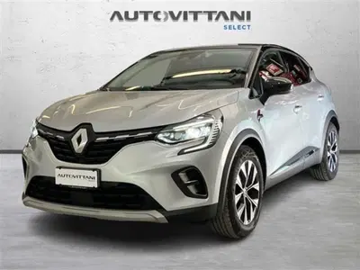 Renault Captur 1.6 full hybrid Techno 145cv auto del 2023 usata a Como