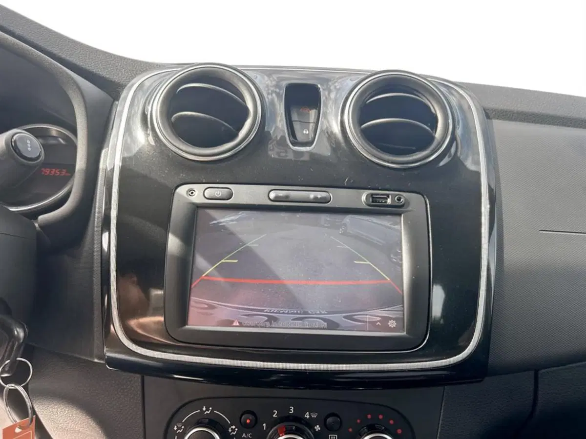Dacia Sandero usata a Piacenza (11)