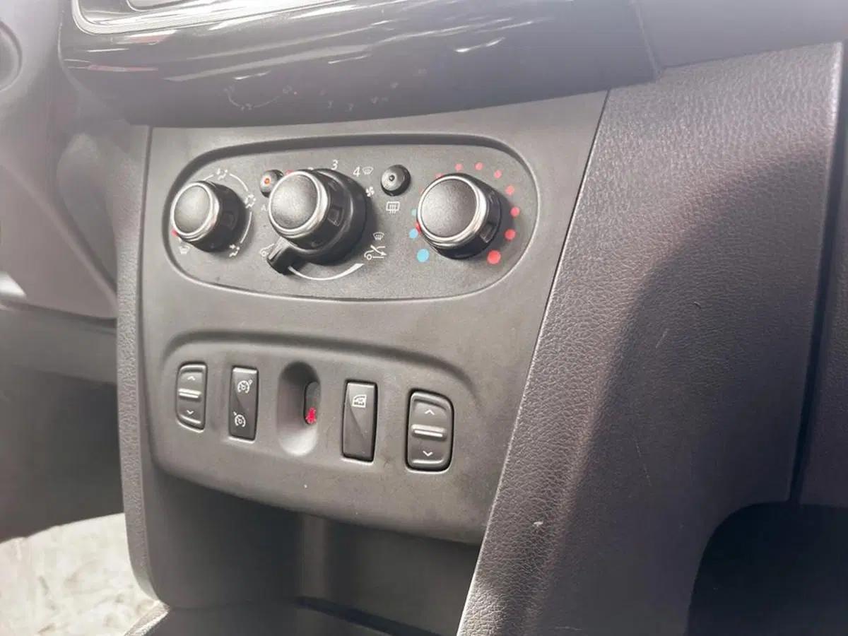 Dacia Sandero usata a Piacenza (13)