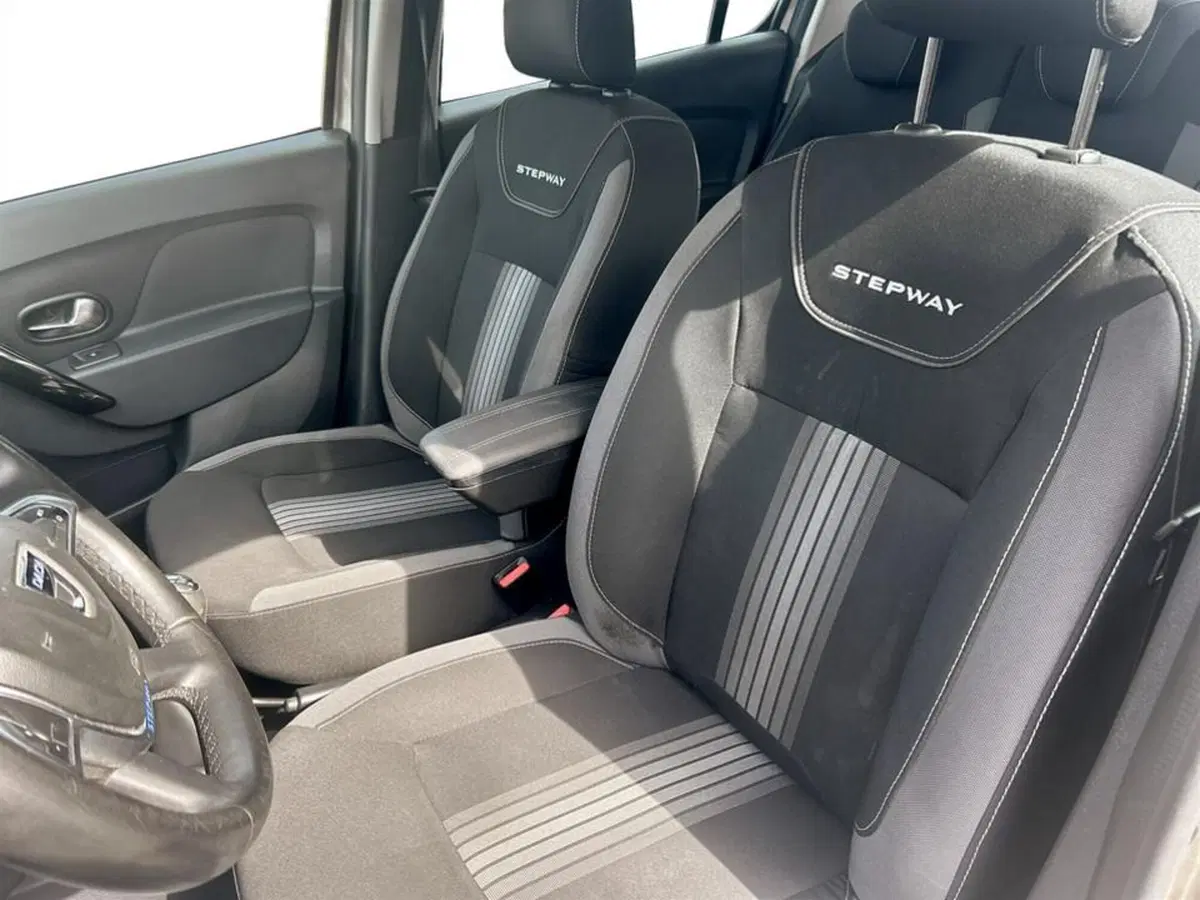Dacia Sandero usata a Piacenza (9)