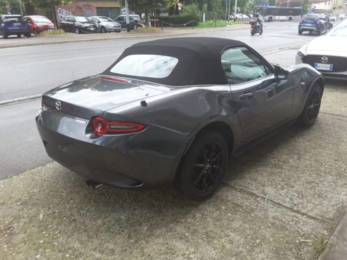 Mazda MX-5 nuova a Firenze (12)