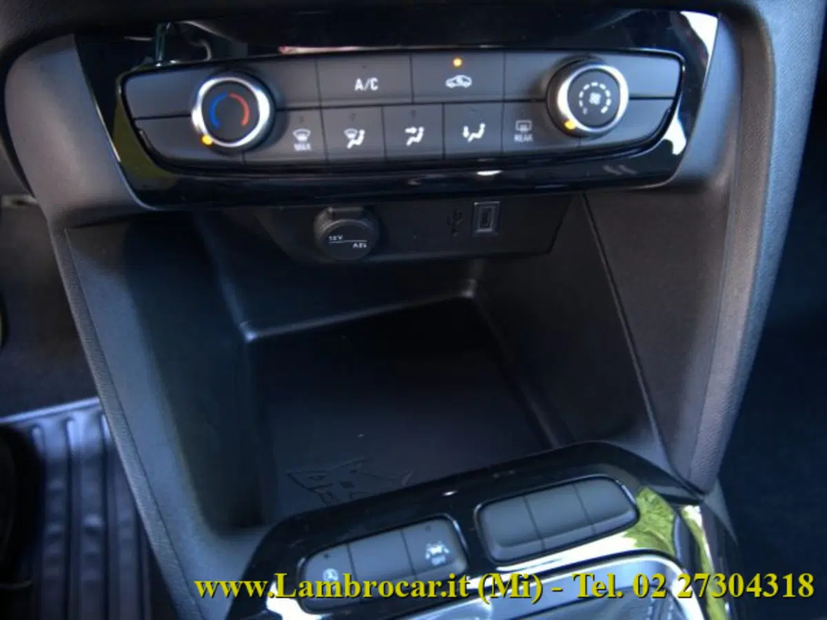 Opel Corsa nuova a Milano (17)