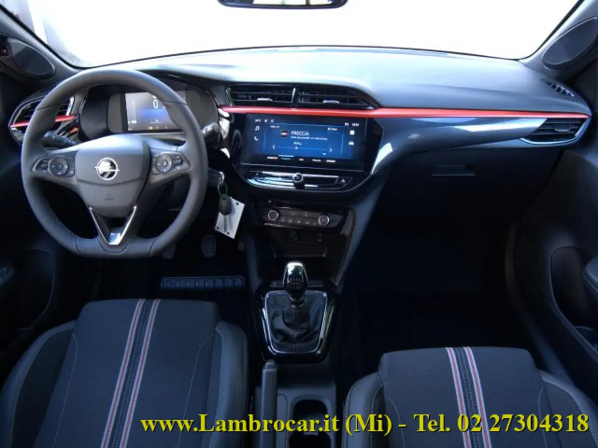 Opel Corsa nuova a Milano (2)