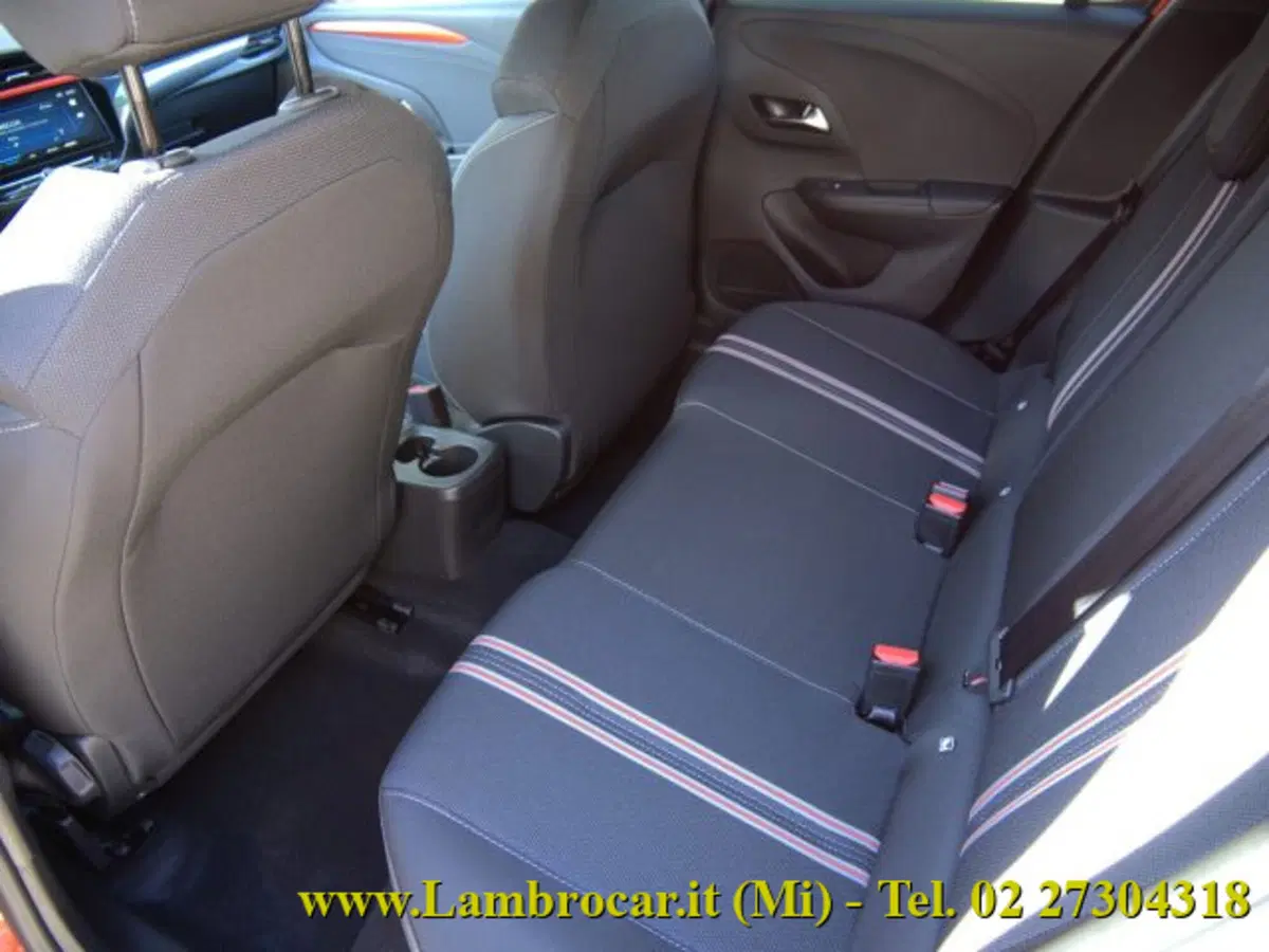 Opel Corsa nuova a Milano (5)