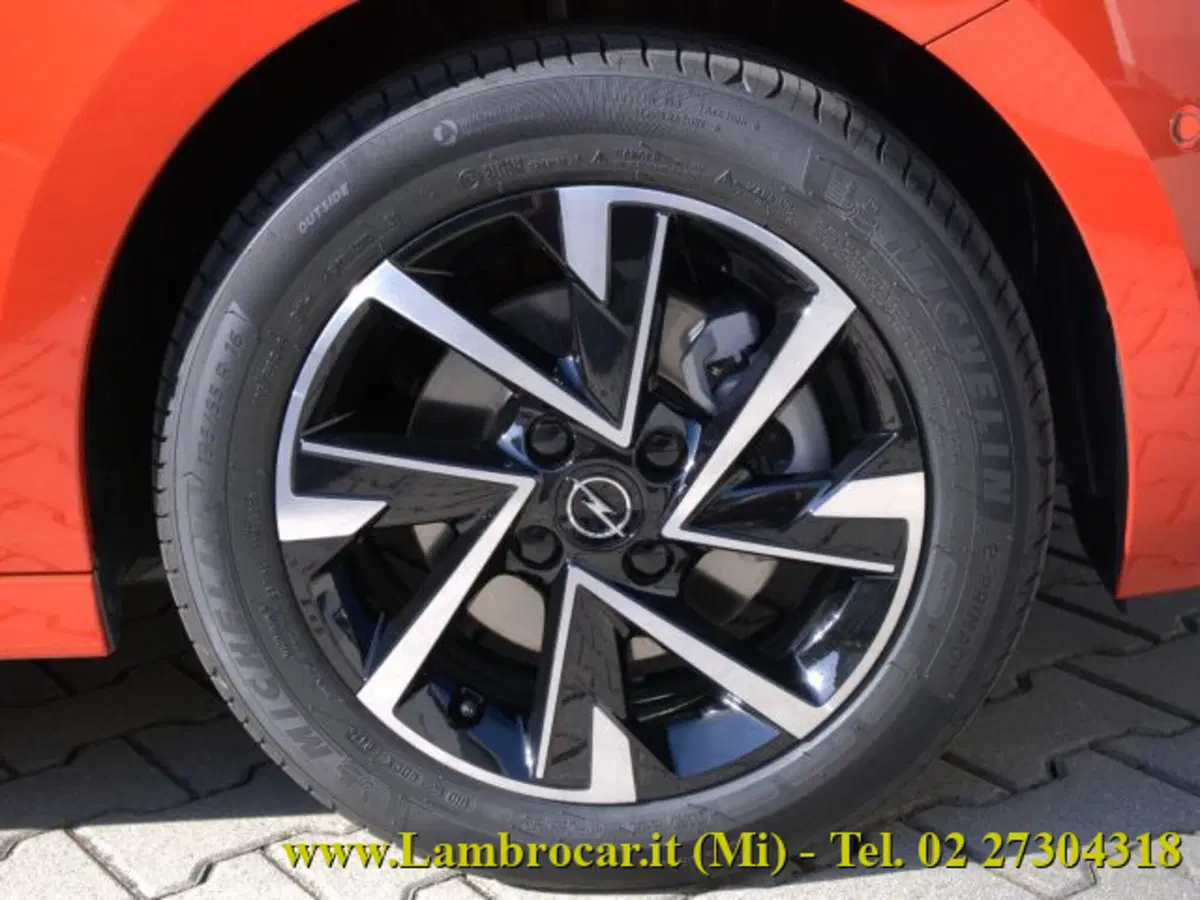 Opel Corsa nuova a Milano (9)