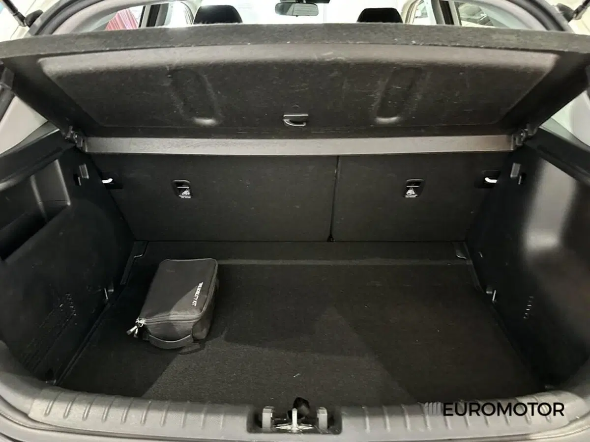 Kia Stonic usata a Bari (12)