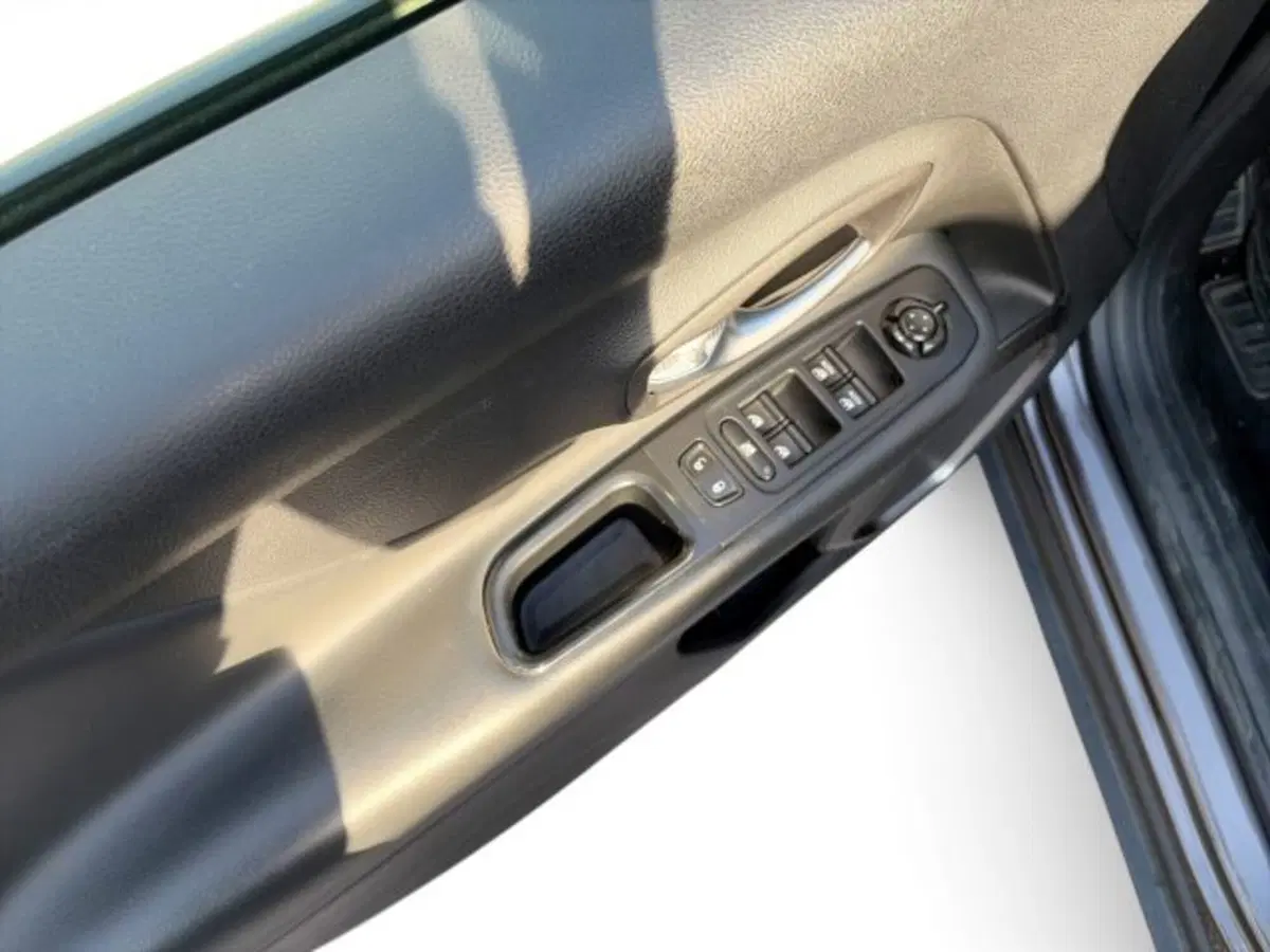Jeep Renegade usata a Modena (8)