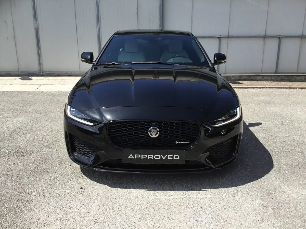 Jaguar XE usata a Napoli (10)