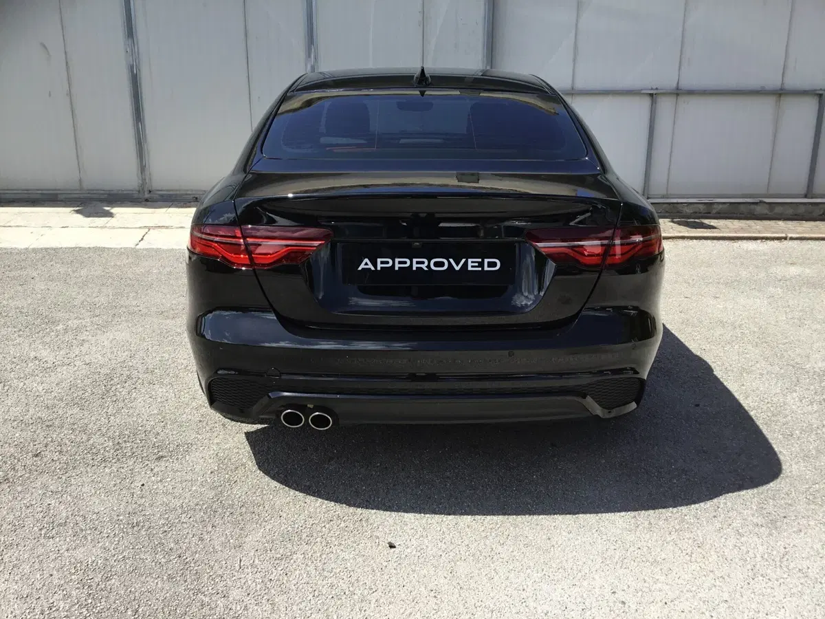 Jaguar XE usata a Napoli (11)