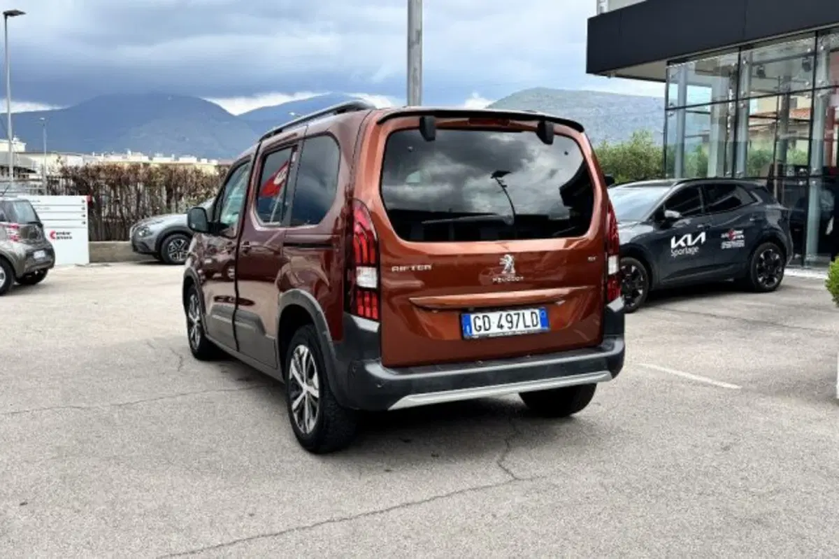 Peugeot Rifter usata a Latina (5)