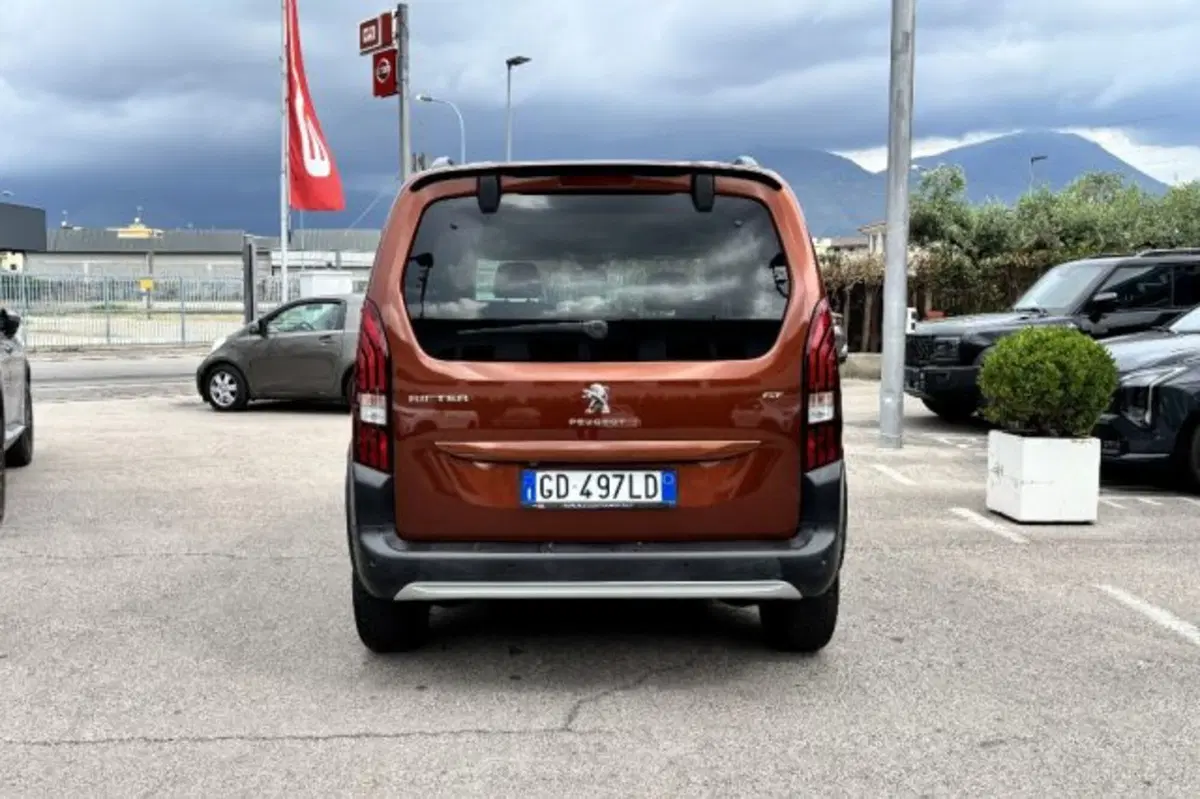 Peugeot Rifter usata a Latina (6)