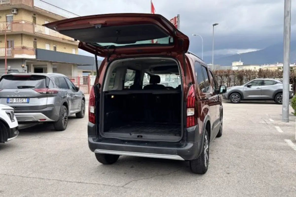 Peugeot Rifter usata a Latina (7)