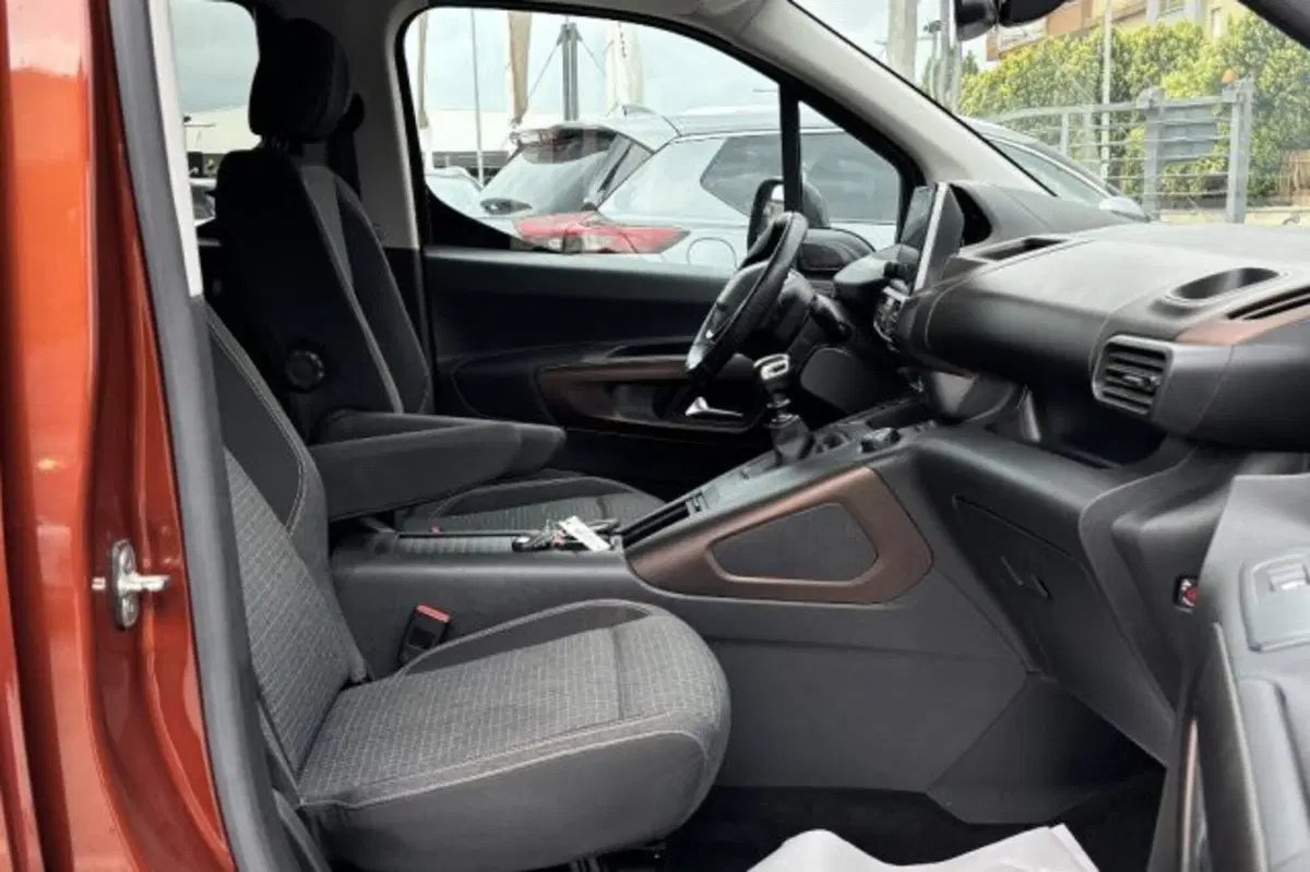 Peugeot Rifter usata a Latina (8)