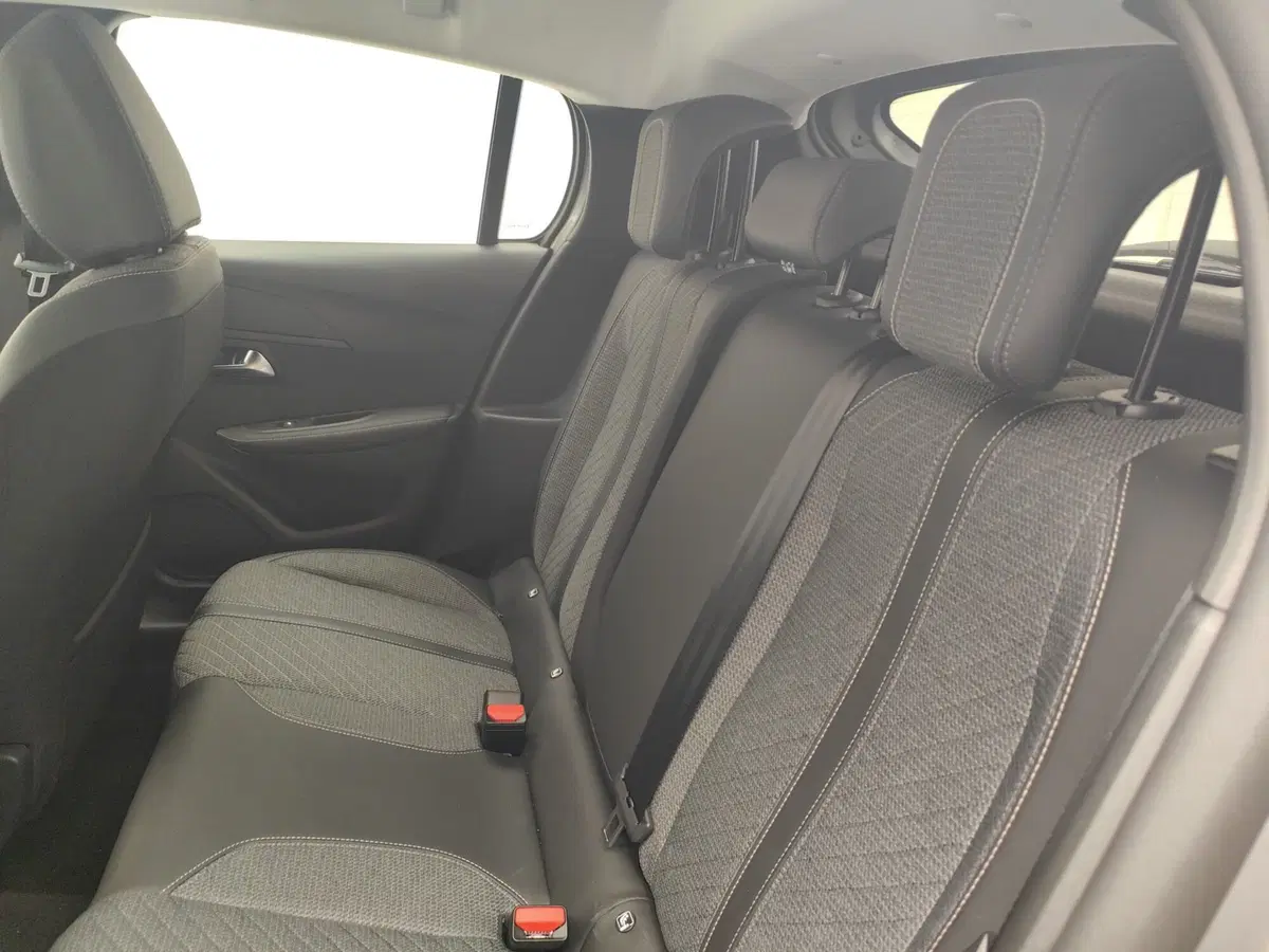 Peugeot 208 usata a Como (13)