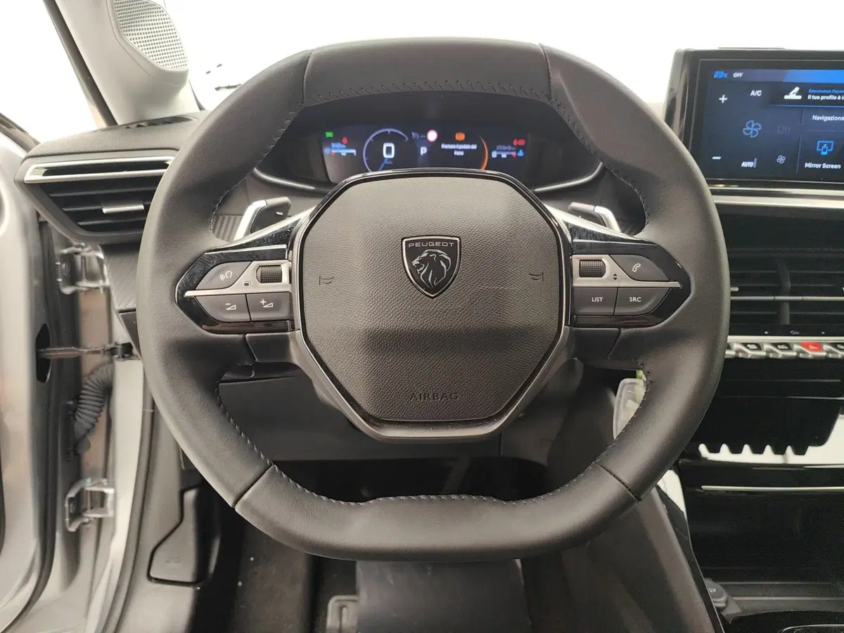 Peugeot 208 usata a Como (16)