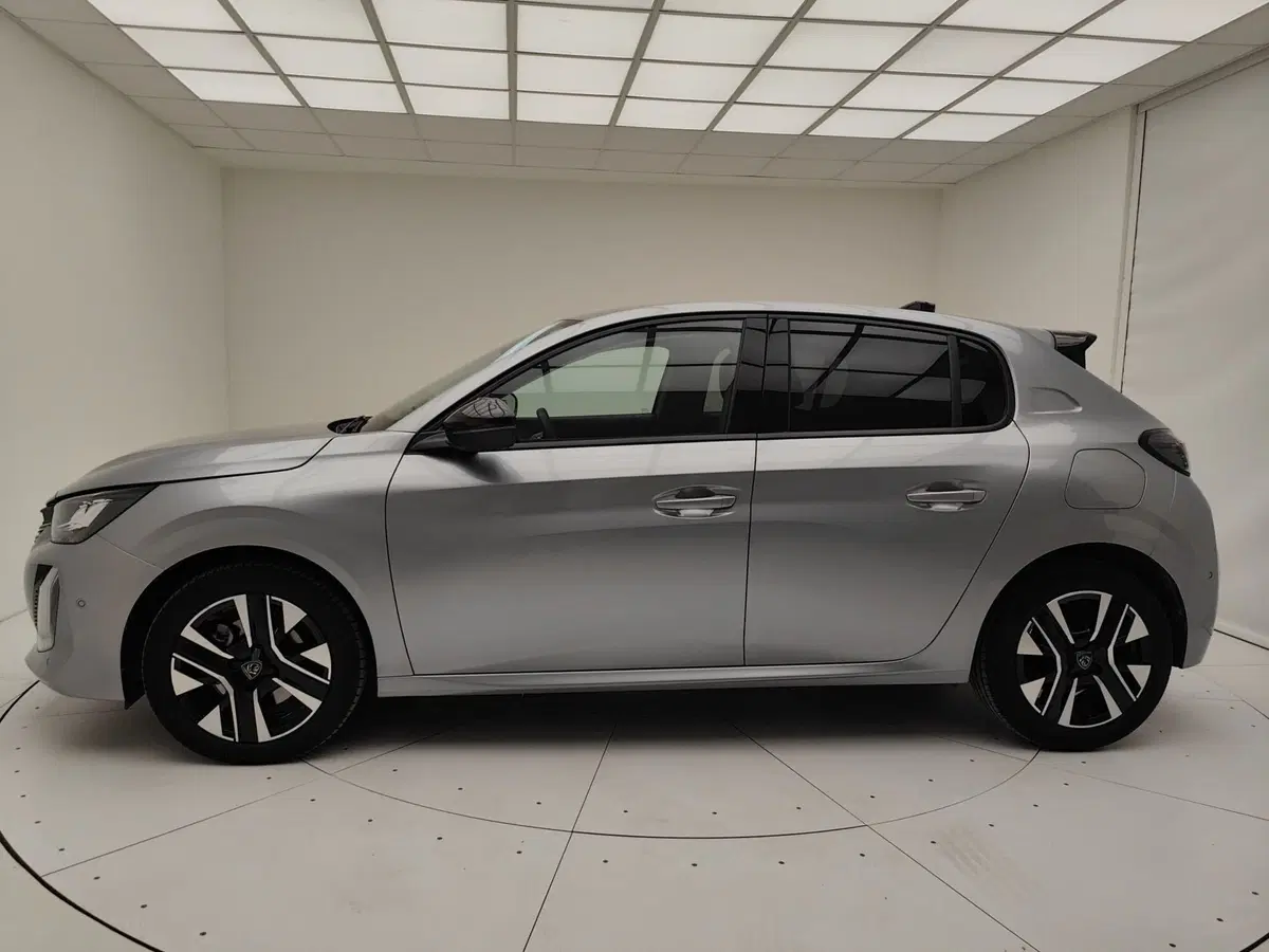 Peugeot 208 usata a Como (20)