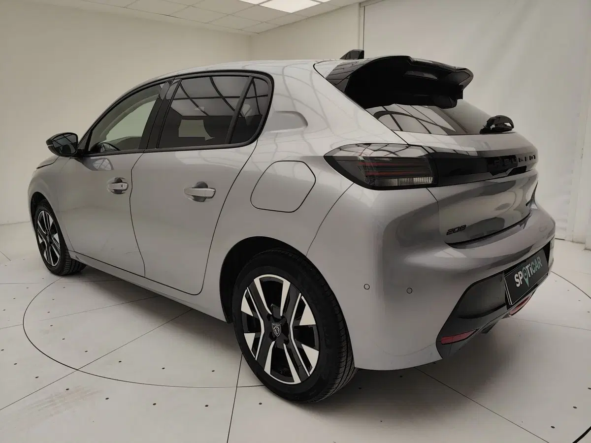 Peugeot 208 usata a Como (4)