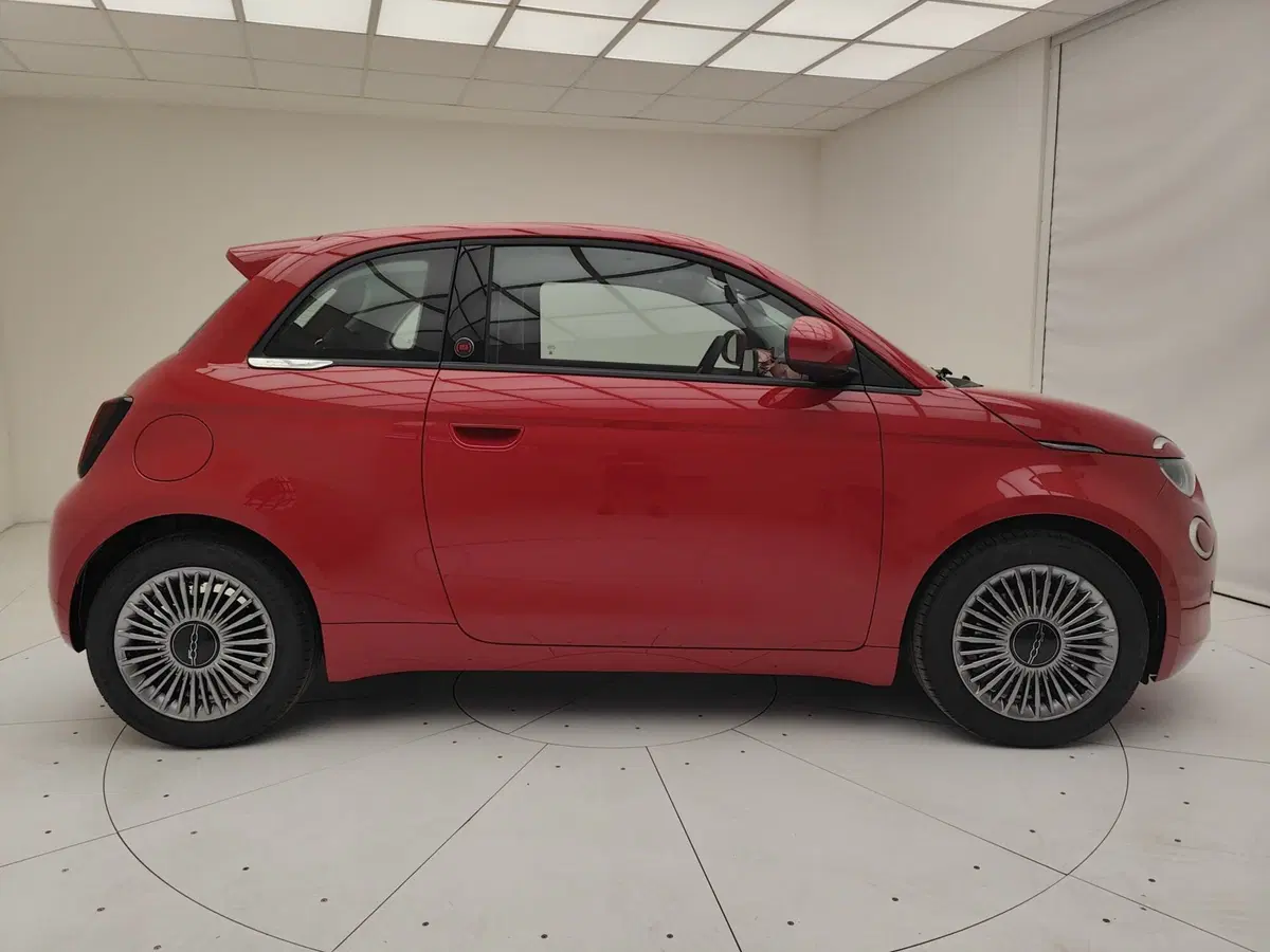 Fiat 500 nuova a Como (15)