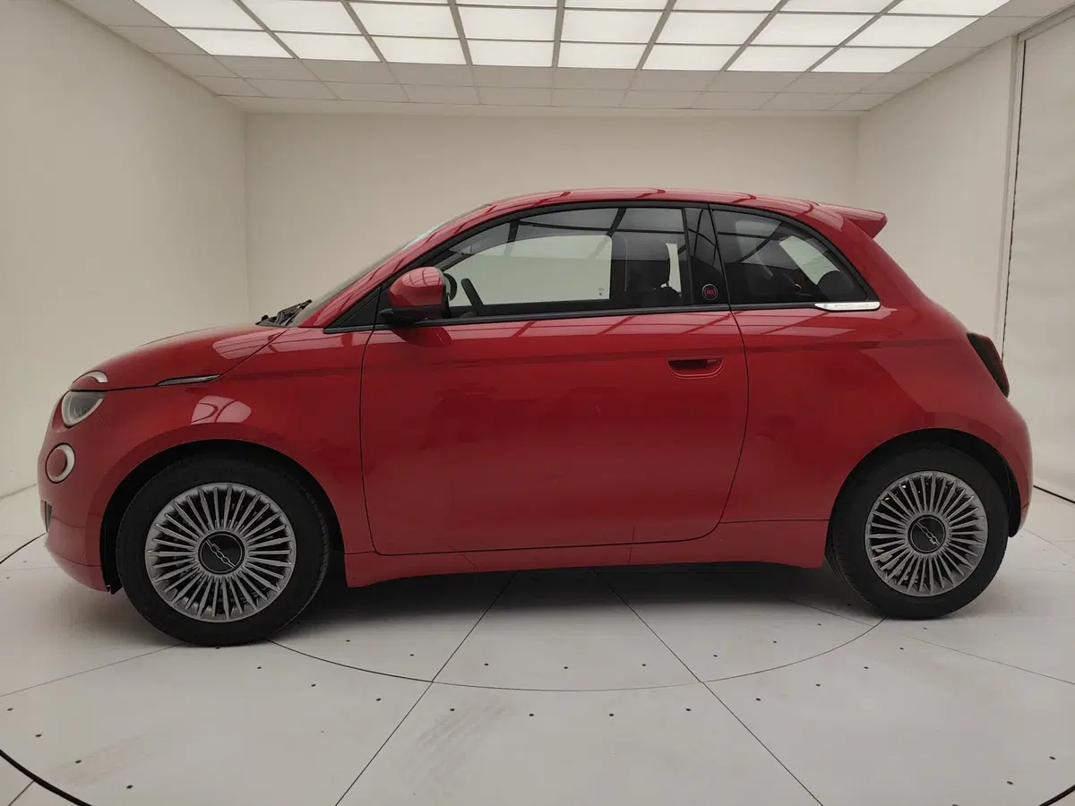 Fiat 500 nuova a Como (16)