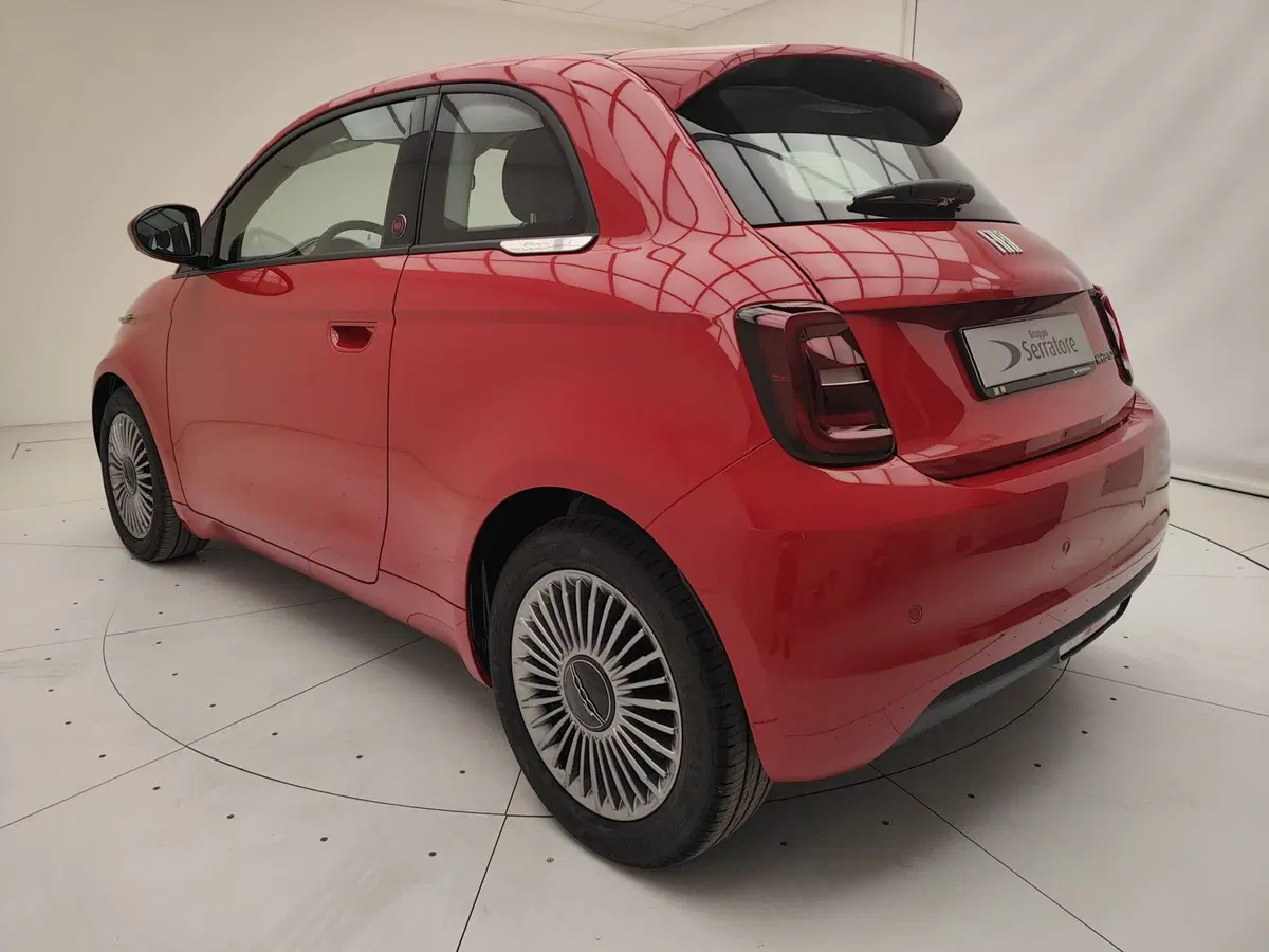 Fiat 500 nuova a Como (4)