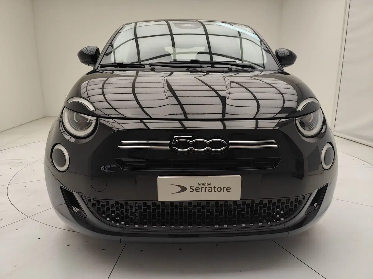 Fiat 500 nuova a Como (2)