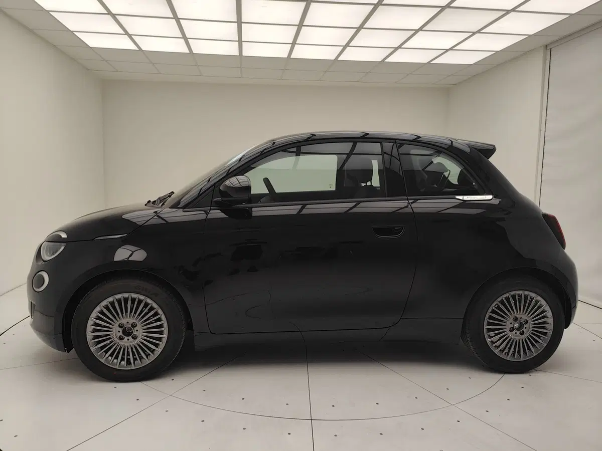 Fiat 500 nuova a Como (20)
