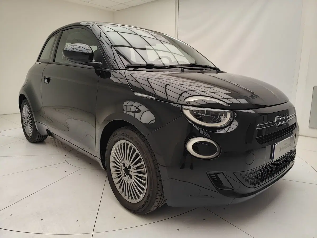 Fiat 500 nuova a Como (3)