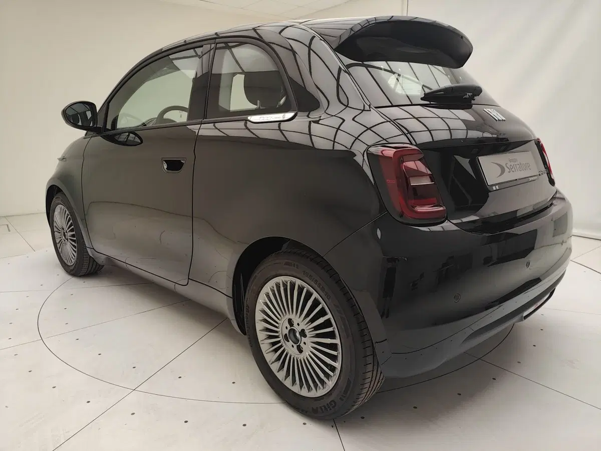 Fiat 500 nuova a Como (4)