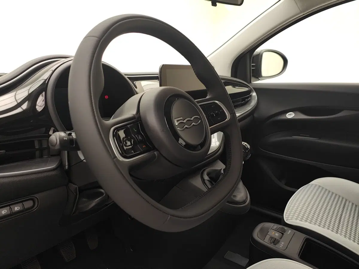 Fiat 500 nuova a Como (9)