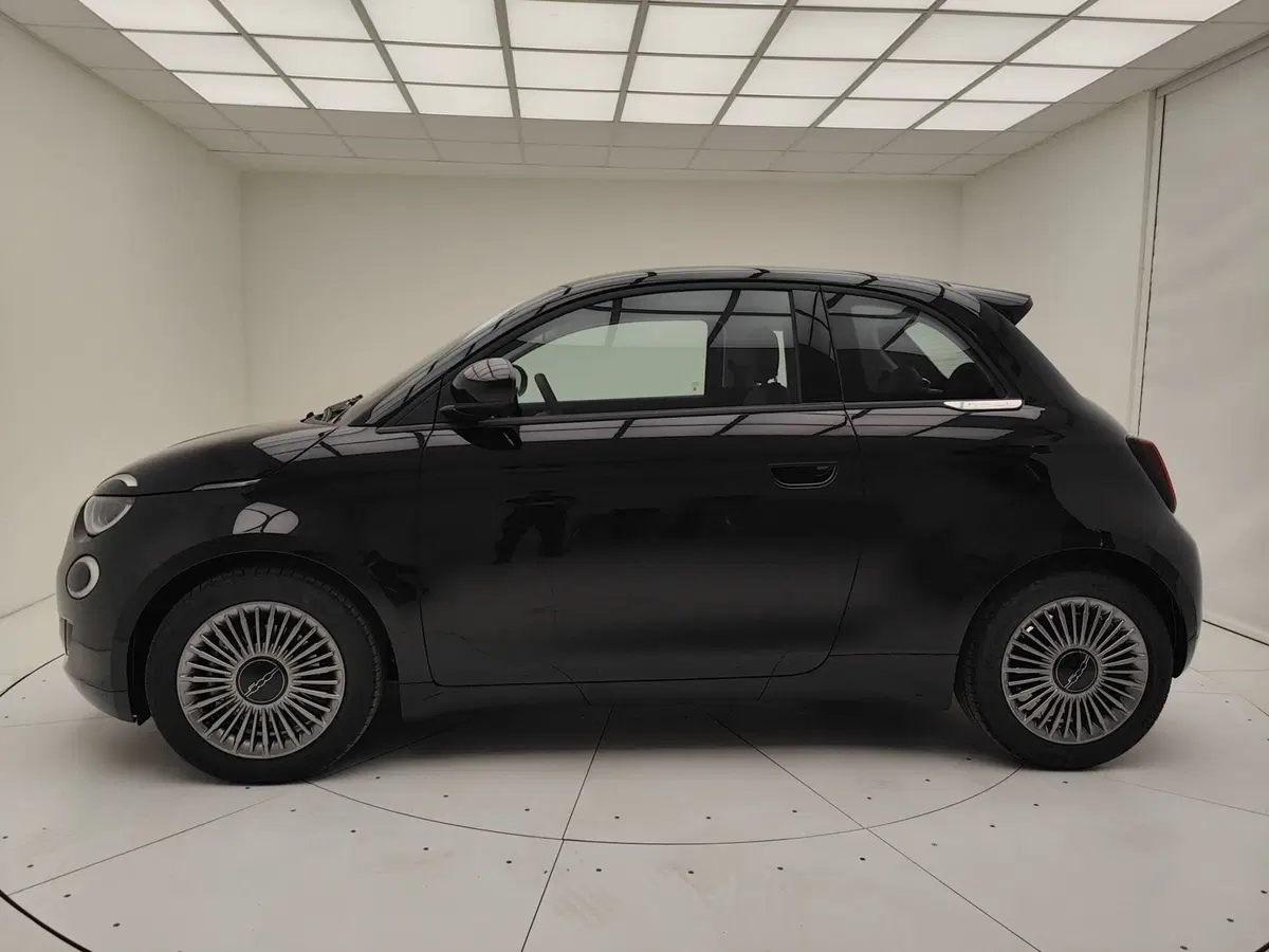 Fiat 500 nuova a Como (16)