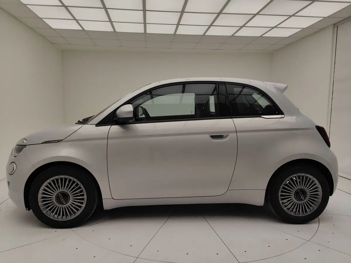Fiat 500 nuova a Como (19)