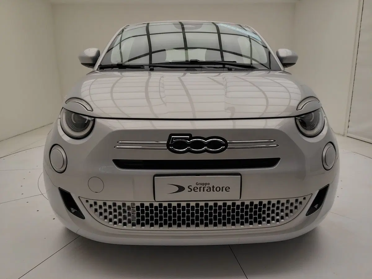 Fiat 500 nuova a Como (2)