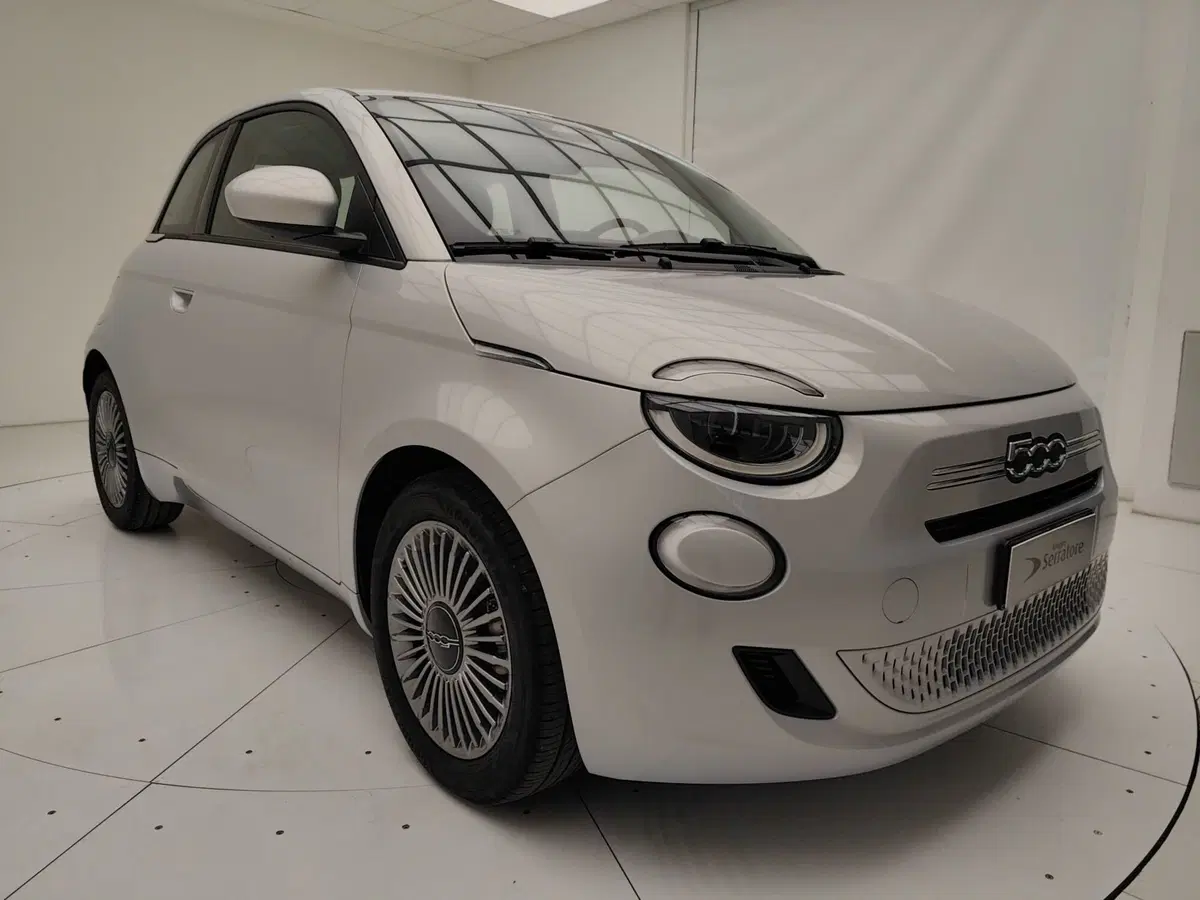 Fiat 500 nuova a Como (3)